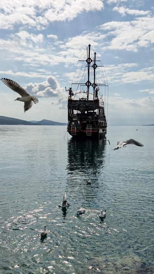 Hotel Klironomi Sarandë エクステリア 写真