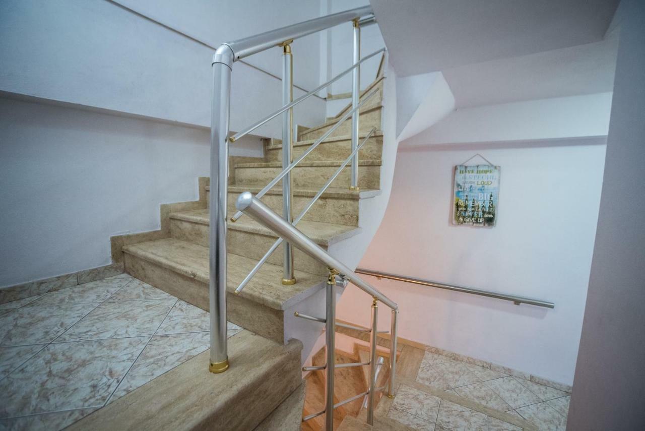 Hotel Klironomi Sarandë エクステリア 写真